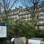 Renovated Apartment Saint-Germain-des-Prés - Le Bon Marché